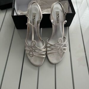 Nina “Garland” silver election. Size 9.5